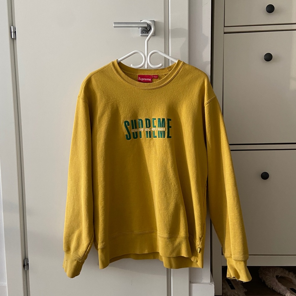 Supreme sweatshirt